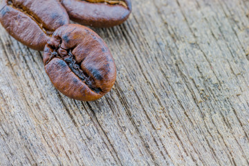 Obraz premium coffee beans on wood