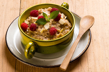 oatmeal with raspberry