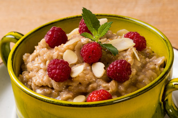 oatmeal with raspberry