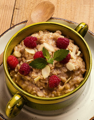 oatmeal with raspberry