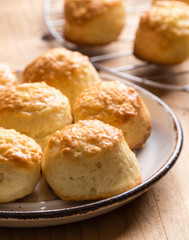 scone with cheese