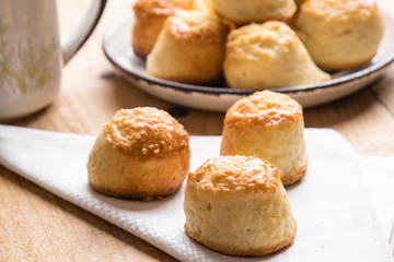 scone with cheese