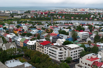 Obraz premium Reykjavik: vista della città il 9 agosto 2012 Reykjavik è la capitale dell'Islanda, la capitale di uno Stato sovrano più a nord del mondo 