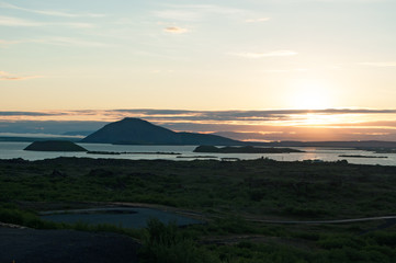 Islanda: vista del lago Myvatn al tramonto il 22 agosto 2012. Myvatn è il quarto lago naturale in ordine di grandezza dell'Islanda