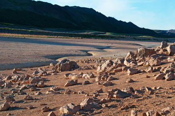 Islanda: spaccature nel terreno delle sorgenti termali e solforiche di Hverir, nella regione di Myvatn, il 28 agosto 2012