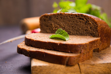 bread with  mint