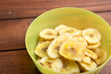 dried banana chips