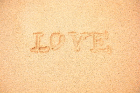 Love You in den sand geschrieben 