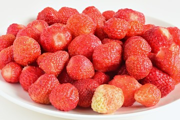 strawberries on the plate