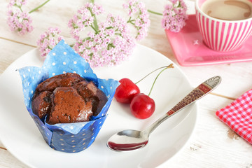 Cupcake in blue paper