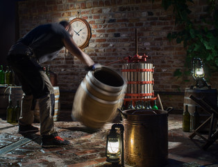 Master makes cask for whiskey