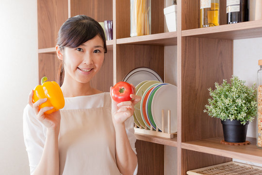 「女房」の画像 188 件の Stock 写真、ベクターおよびビデオ Adobe Stock