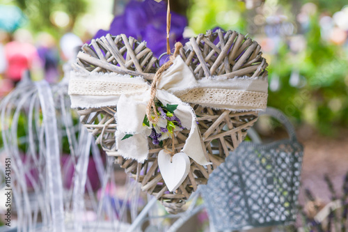 Cuore di vimini appeso