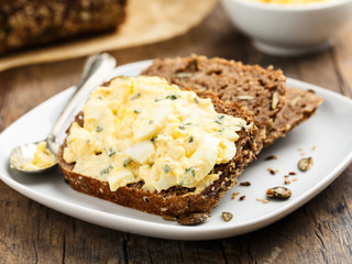 Eiersalat auf Brot - Egg salad and bread