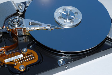 Hard disk drive