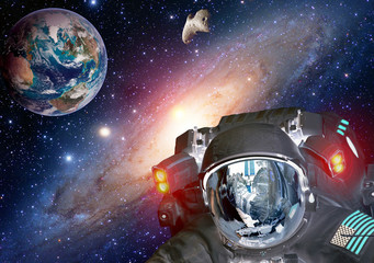 Astronaut planet Earth spaceman helmet space martian alien et extraterrestrial life. Elements of...