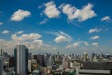 Fototapeta na wymiar Cityscape and urban under blue sky at daytime.