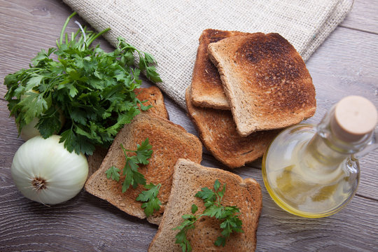 bread with parsley and olive oil