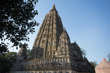 Fototapeta na wymiar Mahabodhi temple, bodh gaya, India