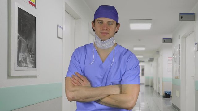 Surgeon is ready for work in the hall