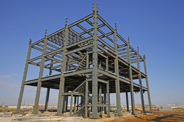 Fototapeta na wymiar In the construction site, steel structure is under construction