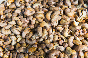 roasted cashews nut with peel