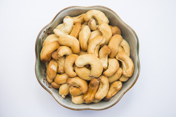 roasted cashews nut on bowl
