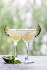 margarita cocktail with lime