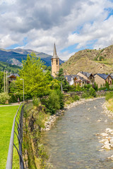 The town of Esterri d'Aneu, view from the riverside of Son river.