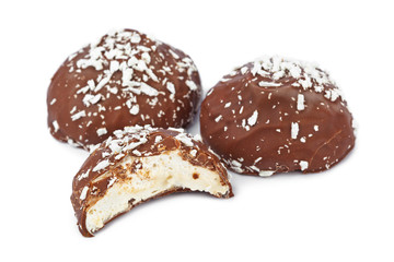 Marshmallows in chocolate