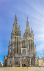 Fototapeta na wymiar La Cathédrale de la ville de Quimper en Bretagne France - The Cathedral of the city of Quimper in Brittany France 