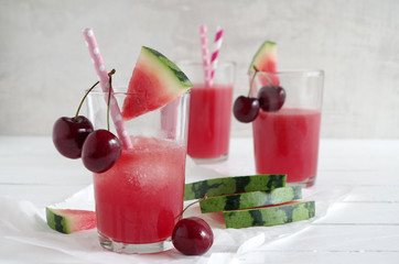 Wassermelonen-Kirsch-Smoothie