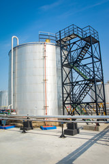 Obraz premium Gas tank in oil Processing Plant