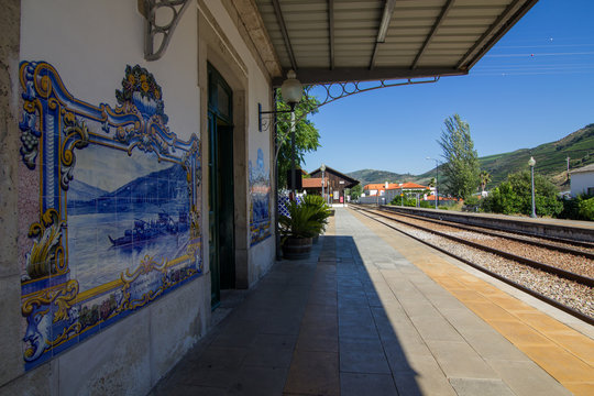 Azulejos da Esta&ccedil;&atilde;o do Pinh&atilde;o