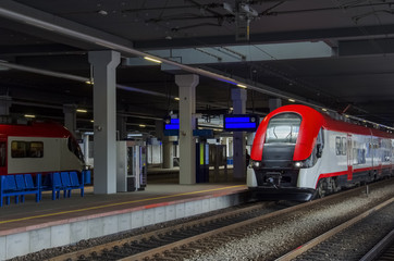 POLSKA - TRANSPORT - NOWOCZESNE POCIĄGI © Wojciech Wrzesień