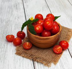 Bowl with fresh tomatoes