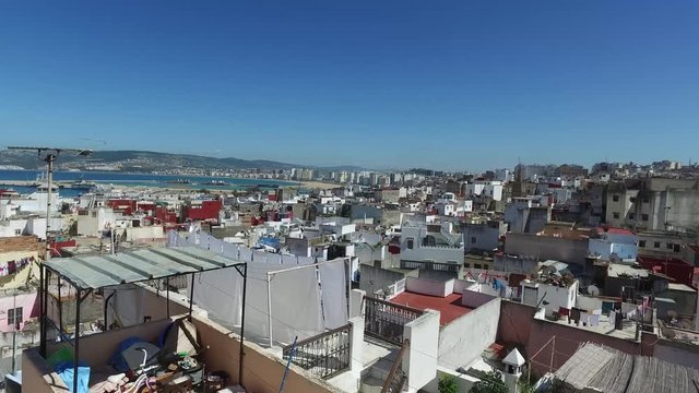 Tangeri, Marocco - Aprile 22, 2016: Città di Tangeri Marocco, punto panoramico della città vecchia. Vista dei tetti (Ultra High Definition, UltraHD, Ultra HD, UHD, 4K, 2160P, 3840x2160)
