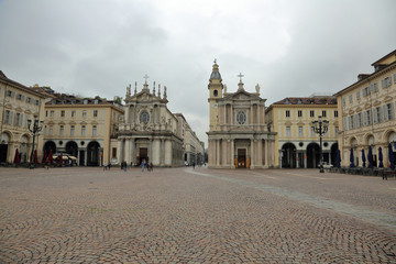 Obraz premium The unusual architecture of the Italian city of Torino a cloudy day