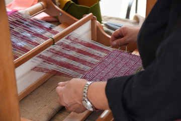 tessere la lana telaio lana maglioni sciarpe tappeto telaio sarta 
