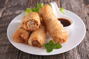 spring roll and sauce
