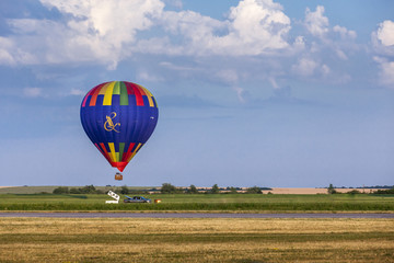 Fototapeta premium Envol de Montgolfières