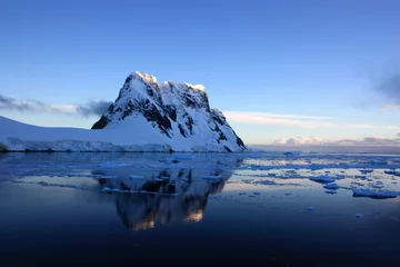 Fotobehang Lemaire Kanaal Antarctica © bummi100