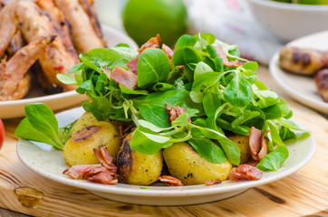Delicious barbecue with lemonade