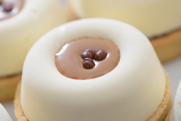 Tart with vanilla pudding and coffee cream