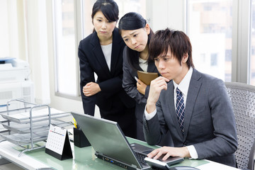 asian businesspeople working in the office