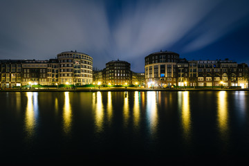 Naklejka premium Kattensloot at night, in Amsterdam, The Netherlands.