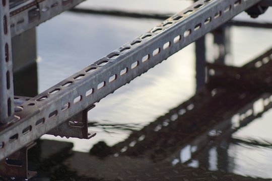 Winkelprofil mit Langl&ouml;chern