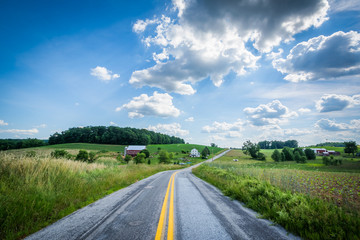 Fototapeta na wymiar Country road near Glen Rock, in York County, Pennsylvania.