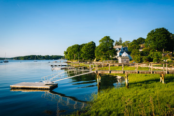 Docks and houses along the Piscataqua River, in New Castle, Port