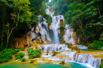 kuang si water fall in Laos. - obrazy, fototapety, plakaty